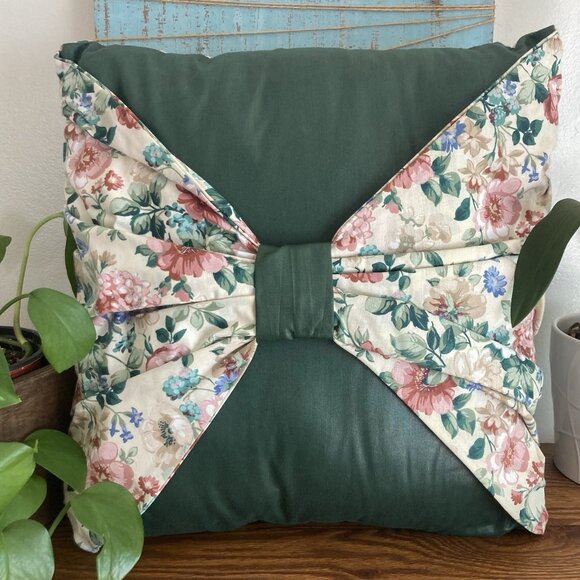 VTG Granny Core Croscill Country Manor Bow Tie Front Green Floral Throw Pillow - Picture 1 of 9